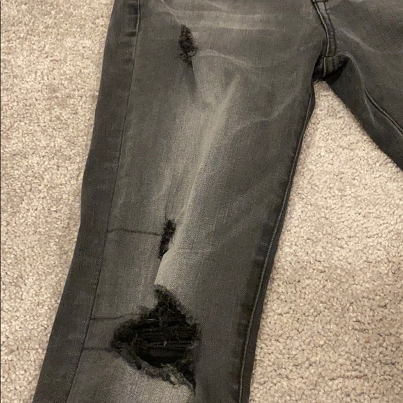 Edgy Distressed Black Cropped Skinny Jeans - Picture 5 of 5